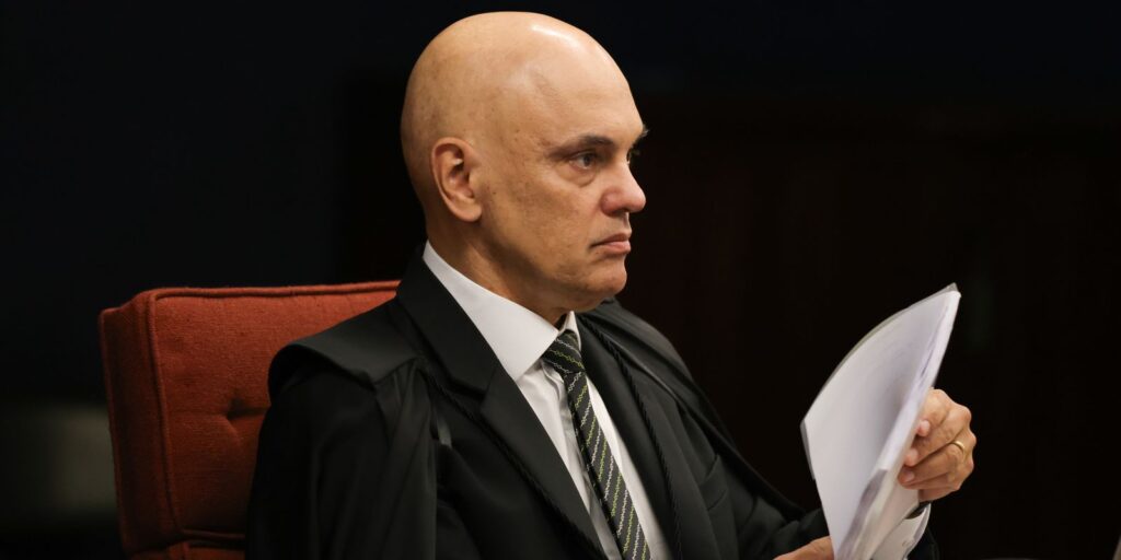 moraes-destitui-advogados-de-dois-reus-do-nucleo-2-da-trama-golpista