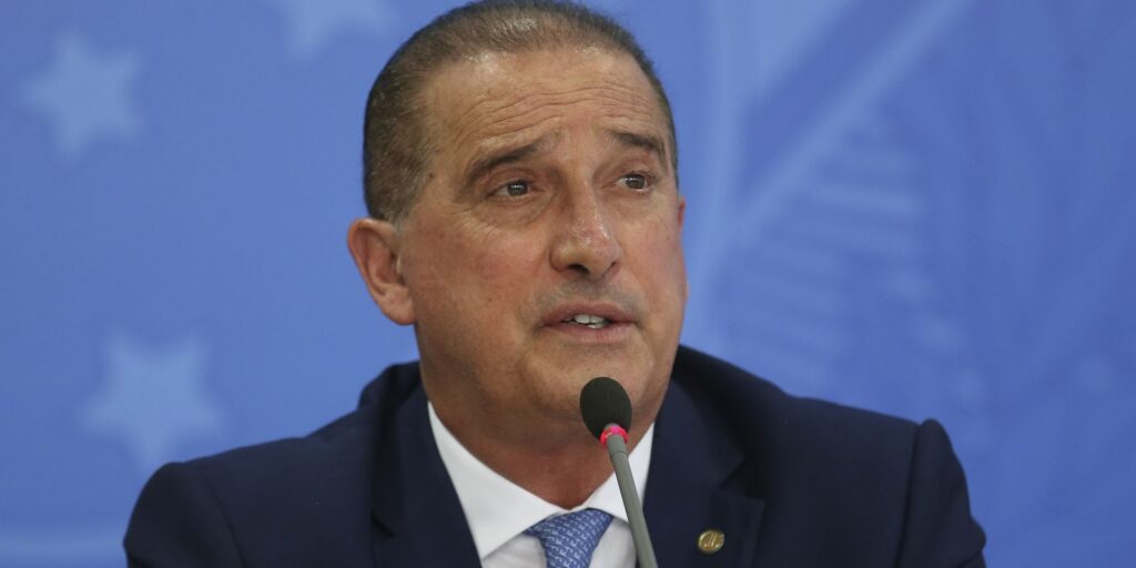 problemas-com-descontos-eram-recorrentes,-diz-ministro-de-bolsonaro