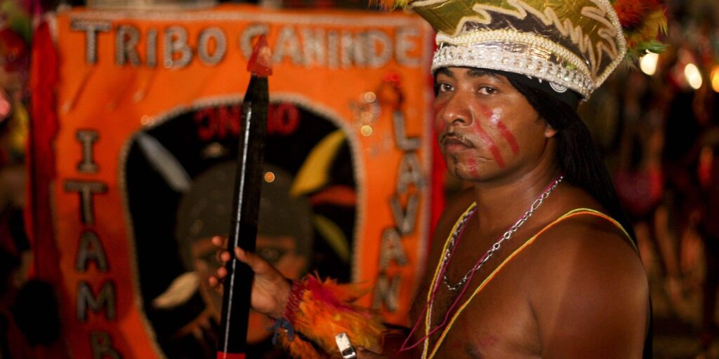 cortejo-reune-caboclinhos-e-tribos-indigenas-no-recife