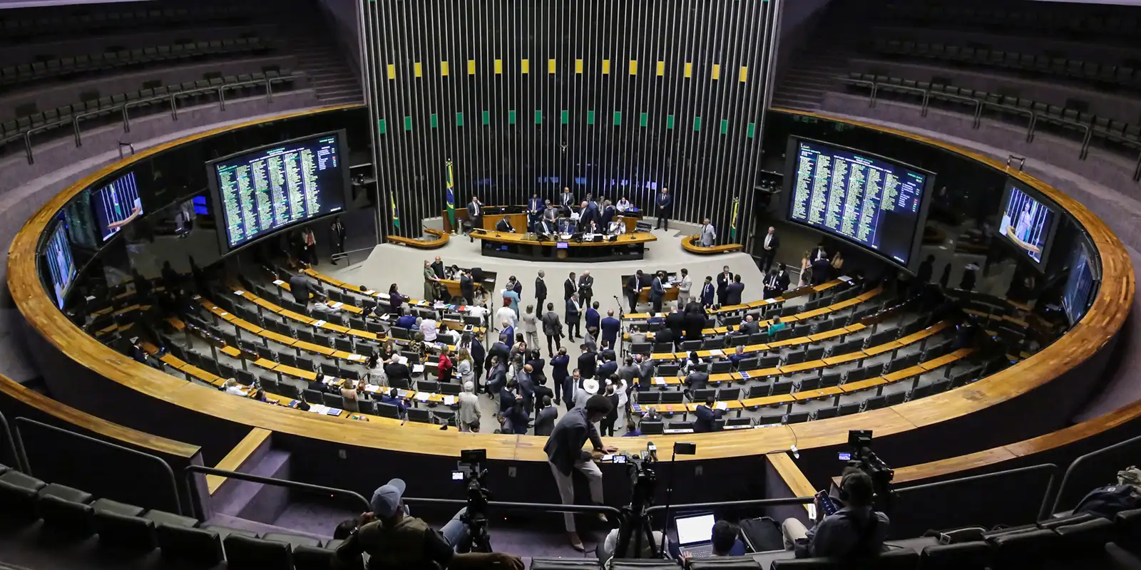 mp-da-“taxa-das-blusinhas”-e-aprovada-na-camara-e-vai-ao-senado