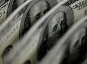 dolar-sobe-8,21%,-e-bolsa-cai-13,88%-apos-reeleicao-de-lula